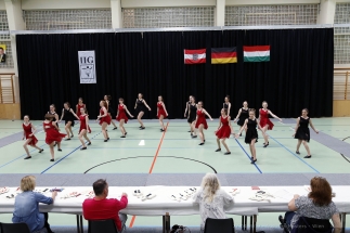JUNIOREN - IIG Korneuburg - AP - Moderne Guppenformation 12-15 mit Hebefiguren - 1 Runde (33)
